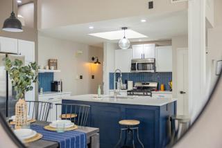Stylish Escape 3BDRM with fireplace - El Paso - 6