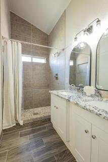 Stylish Escape 3BDRM with fireplace - El Paso - 5