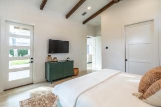 Stunning Vanderbilt beach house with heated pool - Naples - 2