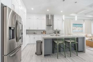 Sparkling new Vanderbilt Beach luxury escape - Naples - 5