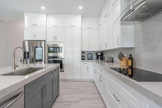 Sparkling new Vanderbilt Beach luxury escape - Naples - 1