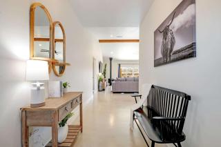 Modern luxury Hill Country escape gorgeous views - Fredericksburg - 6