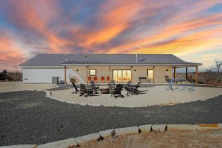 Modern luxury Hill Country escape gorgeous views - Fredericksburg - 8