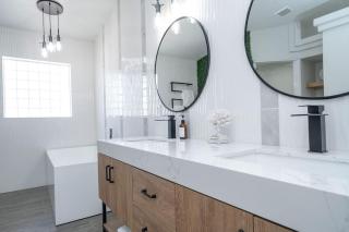 Lavish Lake Havasu Villa Pool Fire Pit an Views - 0