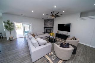 Lavish Lake Havasu Villa Pool Fire Pit an Views - 7