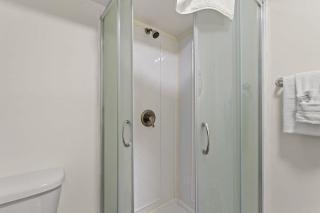 TreeHouse Lodge Walk to Beach Pet-Friendly 103 - Myrtle Beach - 3
