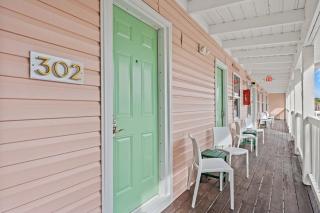 TreeHouse Lodge Walk to Beach Pet-Friendly 302 - Myrtle Beach - 8