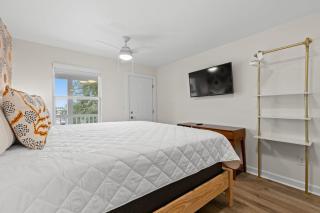 TreeHouse Lodge Walk to Beach Pet-Friendly 303 - Myrtle Beach - 5