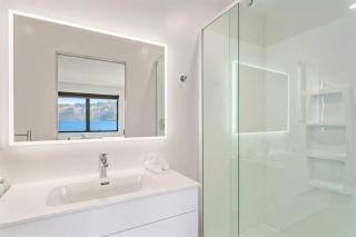World Class Views 2 Bedroom 2 Bath Walk To Town - 1