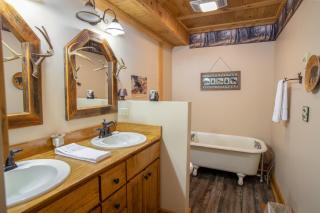 Mountainside Lodge - Banner Elk - 1