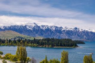 Epic Views & Steps to Queenstown - 9