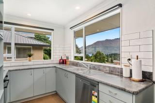 Mountain Lake Views Walk To Town Free Parking - 1