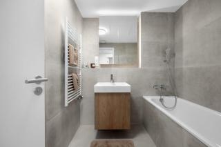 BNB SkyPark Suite with Balcony - Nivy - 9