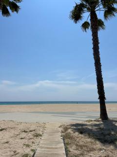 Beach Front 2 Bedrooms Apartment - Torredembarra - 5