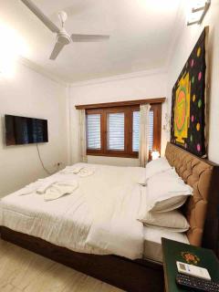 Luxury River front large 4 Bed serene villa Goa - 2