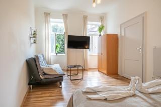 Inviting Economy 1BR Apt. with the best Location - Wenen - 1