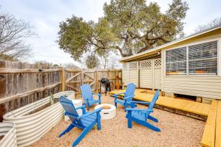 Walk to Main Street Cottage with Deck in Bandera! - Bandera - 0