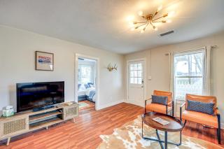 Walk to Main Street Cottage with Deck in Bandera! - 7