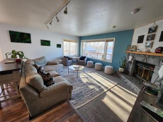 Hidden Lakefront Villa - Fairbanks - 1