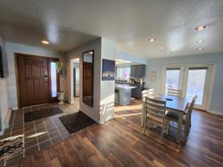 Hidden Lakefront Villa - Fairbanks - 4