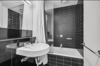 2 BR Apartment in CBD 1 Min to Southern Cross Station Sky Bus Marvel stadium - 5