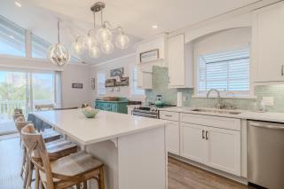 Coastal Oasis 4 Bed Home Steps To The Ocean - 0