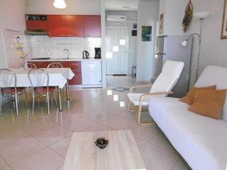 Holiday home in Ravni with terrace - Ravni - 4