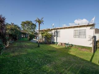 3-Bedroom House A with 7 Double Beds including 2 Large Double Sofa or Sofa Beds - Rotorua - 9