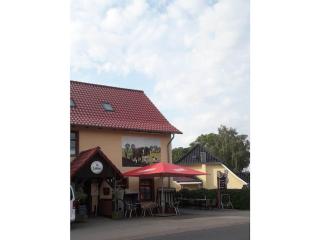 Holiday home with garden for 3 people - - 7