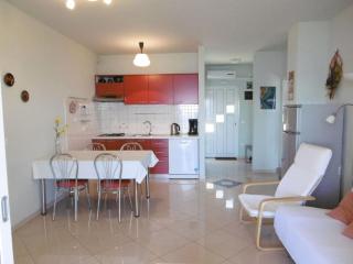 Holiday home in Ravni with terrace - Ravni - 2