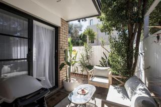 Coastal 2-Bed Apartment with Courtyard - Gold Coast - 7