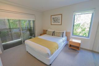 Waves 12 - Beachfront & Pool - 4