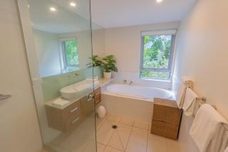 Waves 12 - Beachfront & Pool - 1