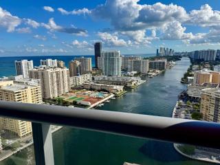 Hallandale Beach Apmt 1B 1B - Hallandale Beach - 2
