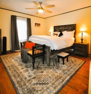 Relax & Unwind Cozy Farmhouse Near Natural Bridge State Park - 8