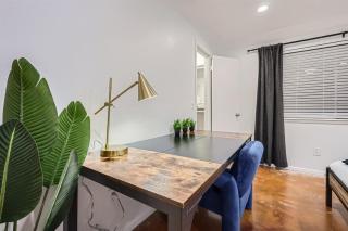 Your Walkable King Bed Getaway - Sleeps 4 - Pool Pkg - Austin - 3