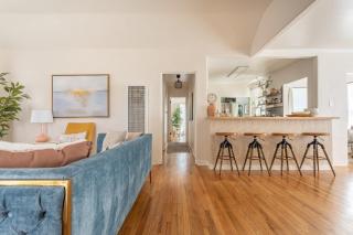 Charming 1920s Cottage on a Quiet Cul-de-Sac - Los Angeles - 5