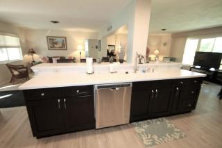 Tropical Beach House- 100 Steps to the Gulf! - Englewood - 3