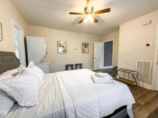 Budget friendly 1 bedroom studio type - Durham - 4