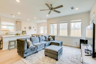 9 Mi to Oil Ranch Family-Friendly Home with Yard - 6