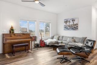 Pool Spa Pickleball Piano Near Pioneertown Harmony House by AvantStay - Yucca Valley - 4