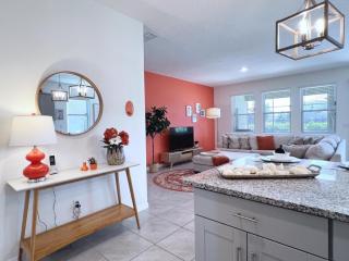 Beautiful 5 Bed Pool Home with Game Room-7543OL home - Davenport - 7