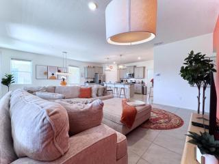 Beautiful 5 Bed Pool Home with Game Room-7543OL home - Davenport - 5