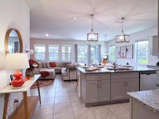 Beautiful 5 Bed Pool Home with Game Room-7543OL home - Davenport - 3