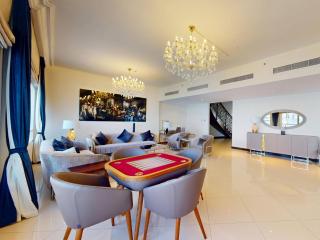 Spacious Duplex 4BR with Maids Room - 6