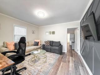 Budget friendly duplex in Durham - Durham - 0