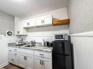 Budget friendly duplex in Durham - Durham - 9