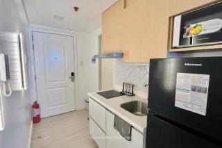 La Luna I - Premium Studio with Huge Balcony & Mt Arayat View - San Fernando - 4