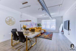 The Stallion #209 - Walk to Museums, Luxe Loft with free gated & covered parking - 4