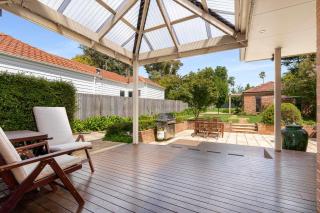 Warrendine Dream - Immaculate Cosy & Convenient - Orange - 0